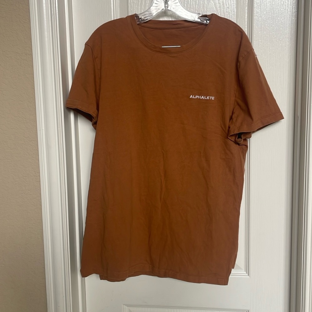 Alphalete shirt size medium